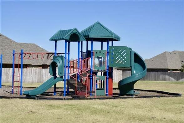 Auburn Meadows playground